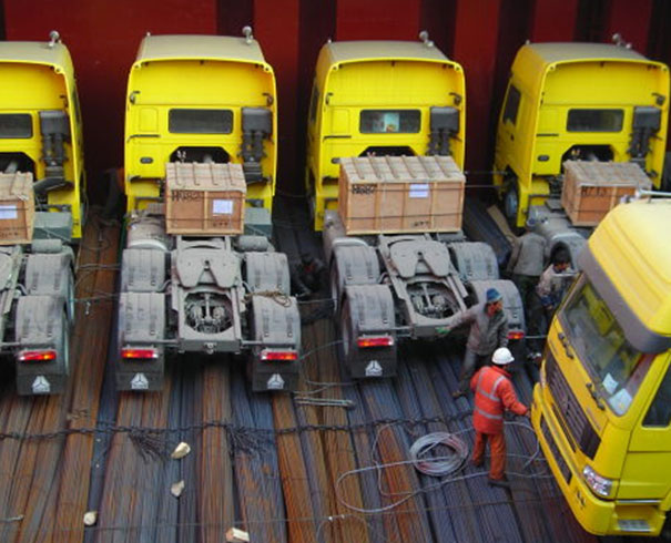 上海到尼日利亞—牽引車(chē)、半掛車(chē)散貨船海運(yùn)