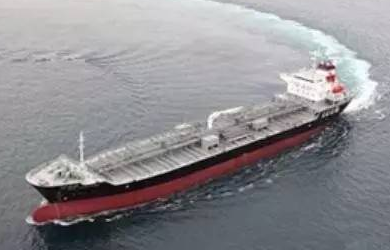 國內(nèi)散貨船：中國的散柜運送全是歸屬于河道或是臨海運輸船，噸數(shù)更為小