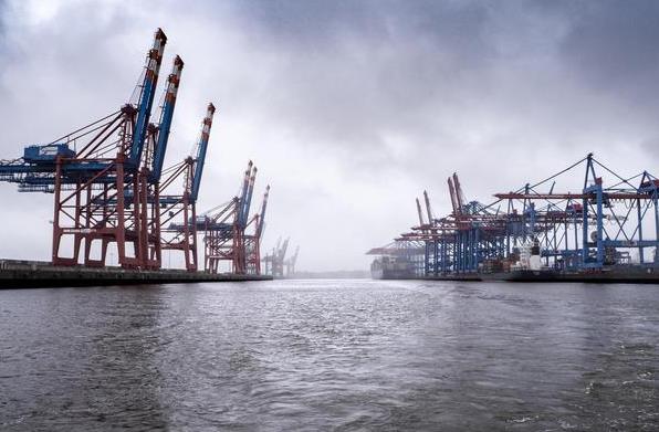 干散貨船的運作為全球經(jīng)濟的發(fā)展發(fā)揮著關(guān)鍵作用