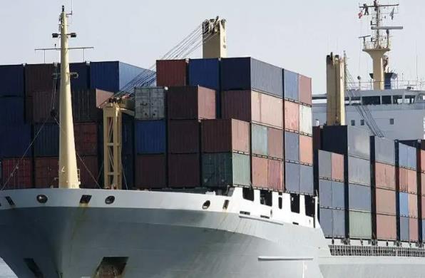 散貨船的發(fā)展對于我國經(jīng)濟的和國內(nèi)沿海地區(qū)的發(fā)展起至關(guān)重要的作用