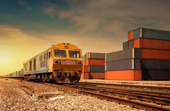 5000噸的散貨船其設(shè)計(jì)特點(diǎn)、運(yùn)輸能力及運(yùn)輸效益如何？