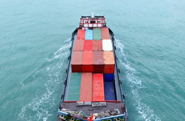 散貨運(yùn)輸作為連接世界各地的重要紐帶，日益展現(xiàn)出其不可或缺的地位