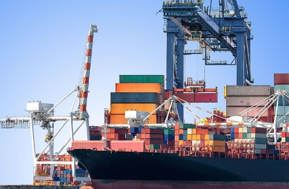 散貨船貨代如同一股不可忽視的力量，默默支撐著大宗商品的全球流通