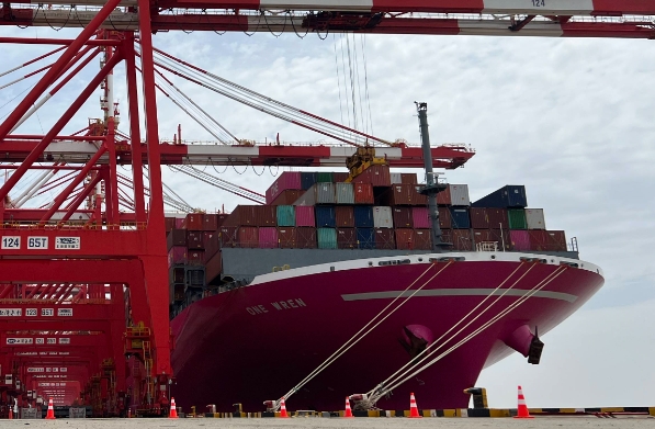 散貨船運輸作為連接各大經(jīng)濟體的重要紐帶，扮演著不可或缺的角色