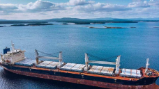 散貨船設(shè)計與技術(shù)創(chuàng)新：提高運輸效率與環(huán)保性能